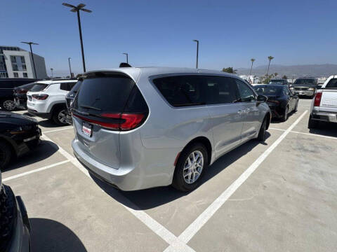 2023 Chrysler Pacifica Touring L