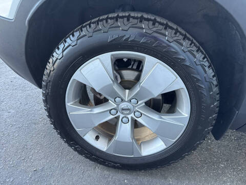 2022 Volvo XC40 T5 Momentum