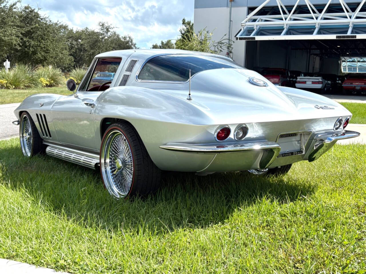 1965 Chevrolet Corvette 9