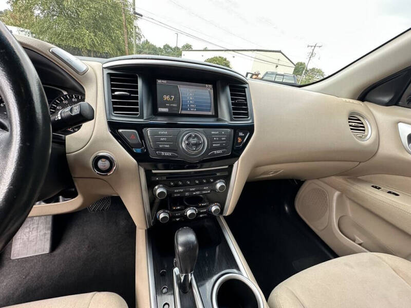 2016 Nissan Pathfinder S