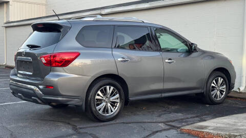 2018 Nissan Pathfinder S