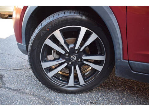 2020 Nissan Kicks SR