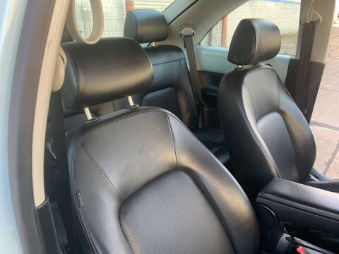 2010 Volkswagen New Beetle Base PZEV