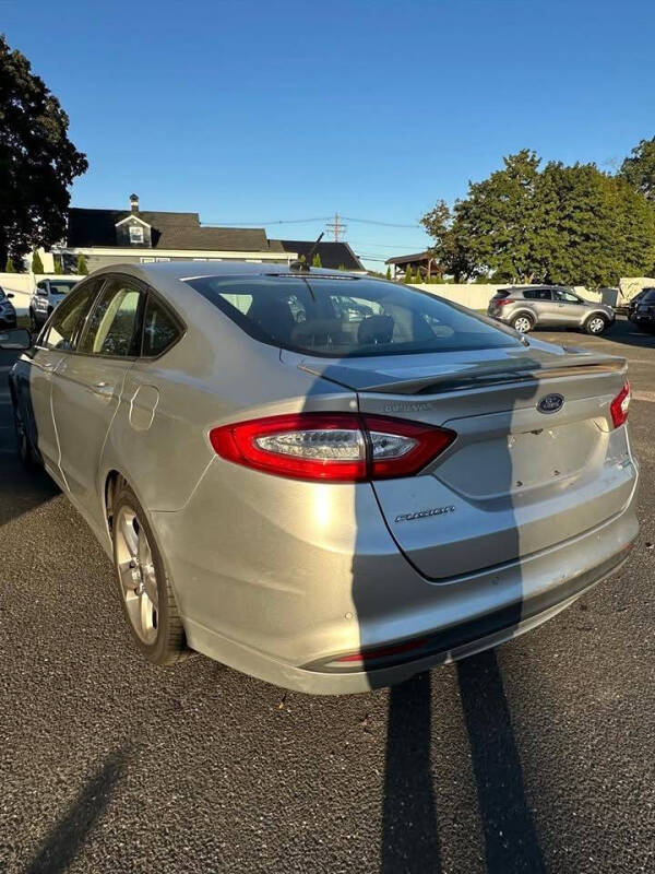 2015 Ford Fusion SE