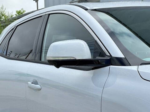 2025 VinFast VF8 Plus