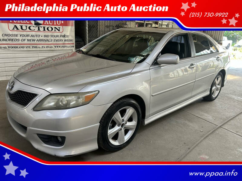 2011 Toyota Camry LE's photo