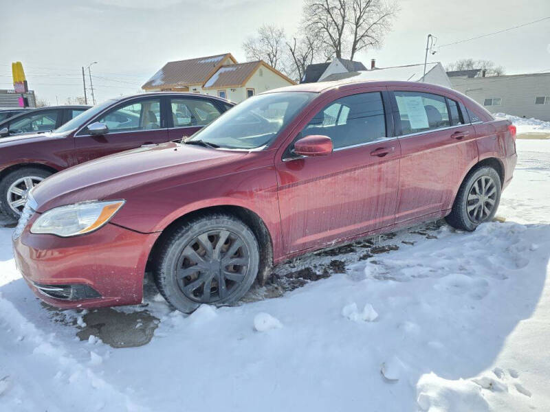 2014 Chrysler 200 LX's photo