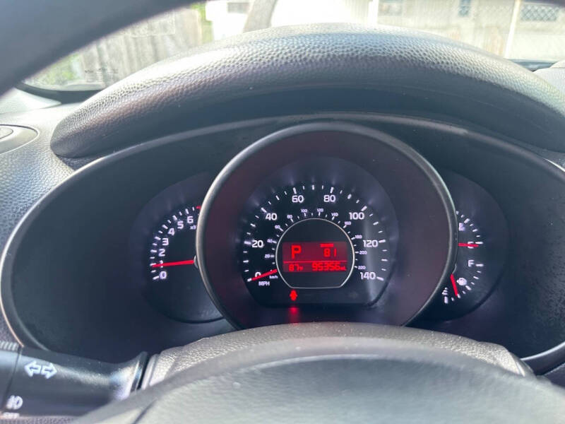 2016 Kia Soul +