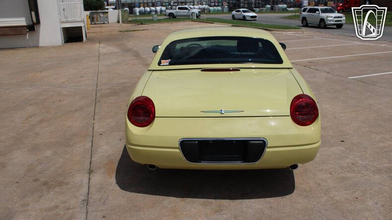 2005 Ford Thunderbird