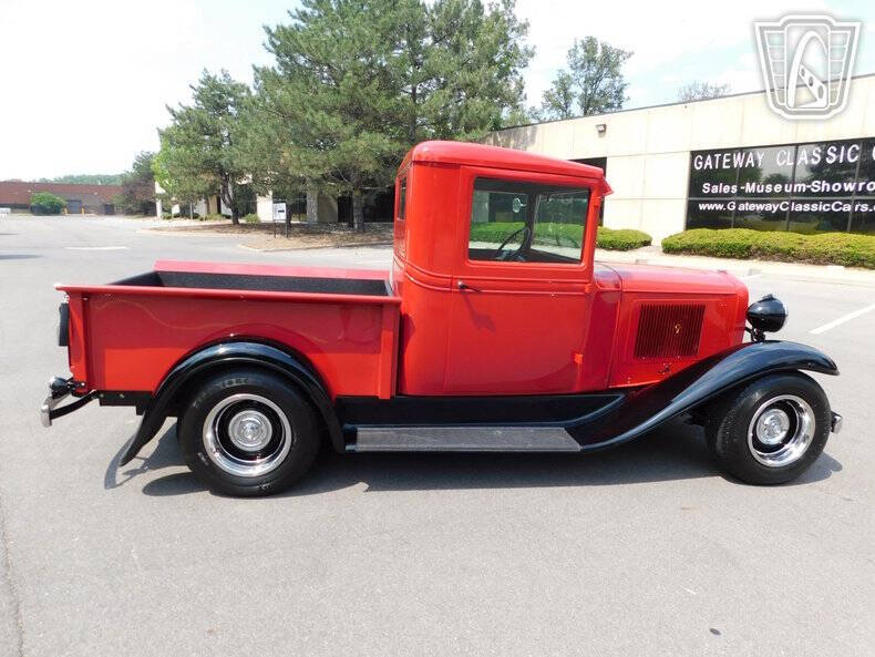 1933 Chevrolet Apache