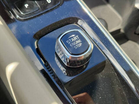 2024 Volvo XC60 B5 Core Dark Theme