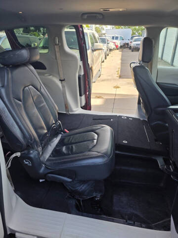 2017 Chrysler Pacifica Touring-L Plus