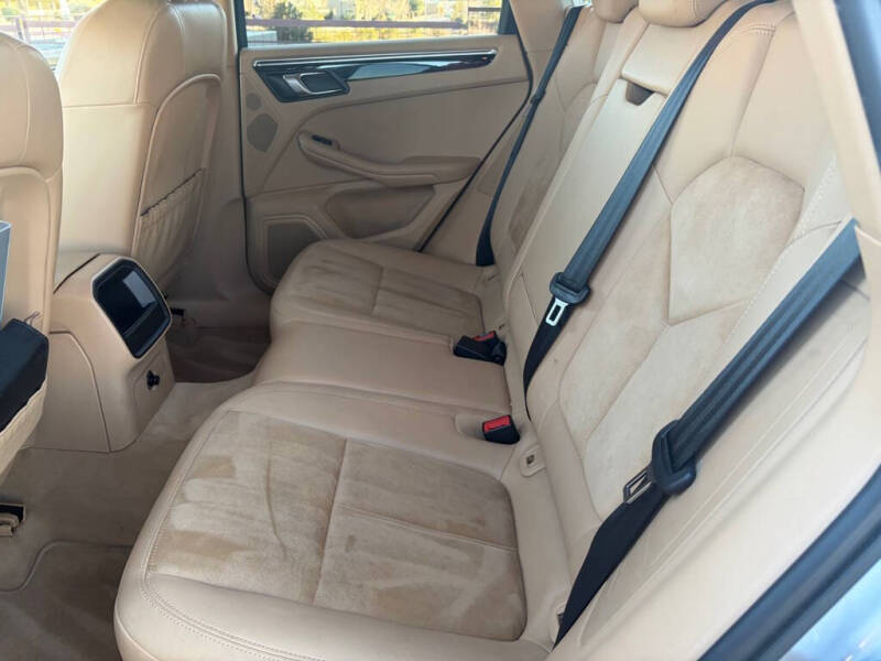2015 Porsche Macan S