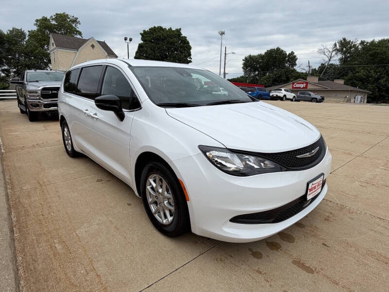 2027 Chrysler Pacifica LX