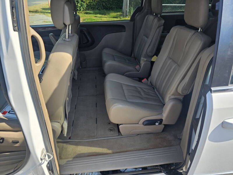 2016 Chrysler Town and Country Touring