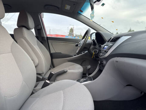 2012 Hyundai Accent GS