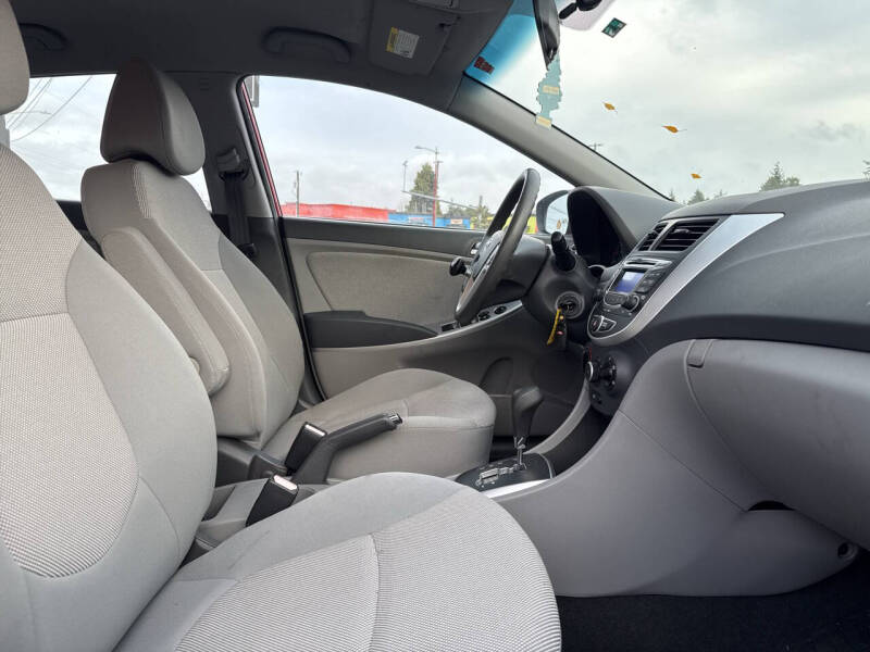 2012 Hyundai Accent GS