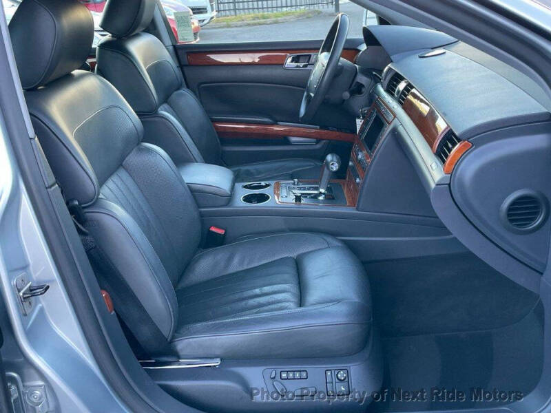 2004 Volkswagen Phaeton V8