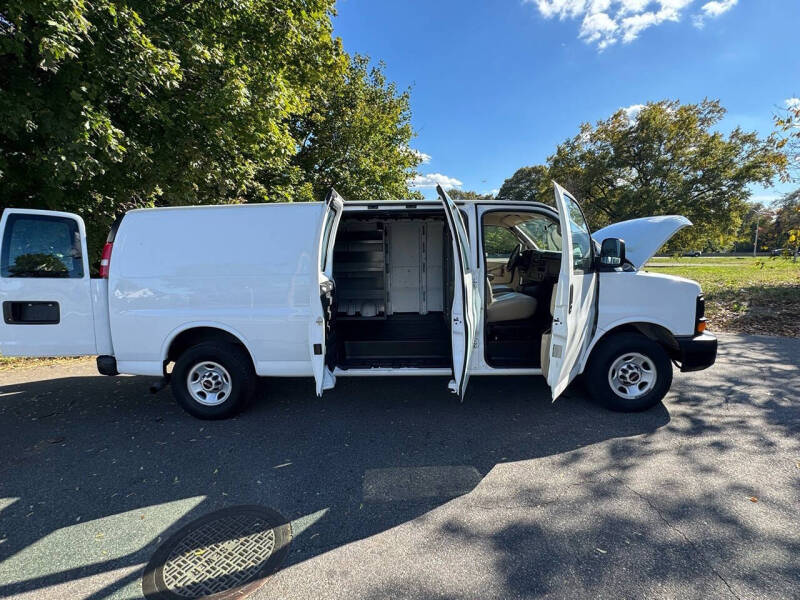 2016 GMC Savana 2500