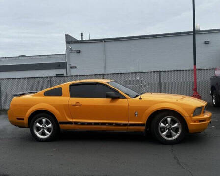 2007 Ford Mustang V6 Deluxe