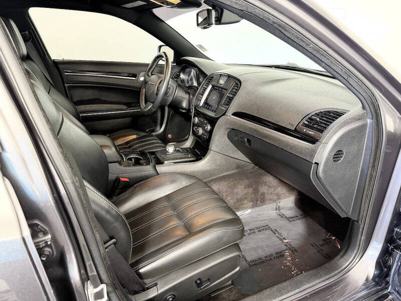 2017 Chrysler 300