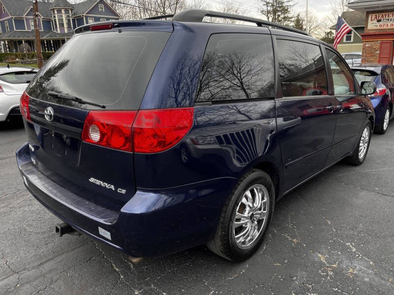 2007 Toyota Sienna CE 7-Passenger