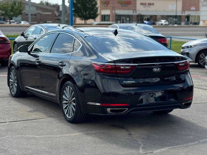 2017 Kia Cadenza Premium