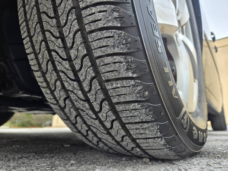 2011 Volkswagen Routan SEL