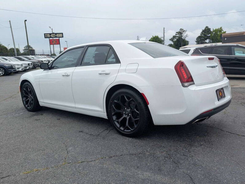 2019 Chrysler 300 Touring