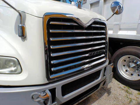 2013 Mack Pinnacle