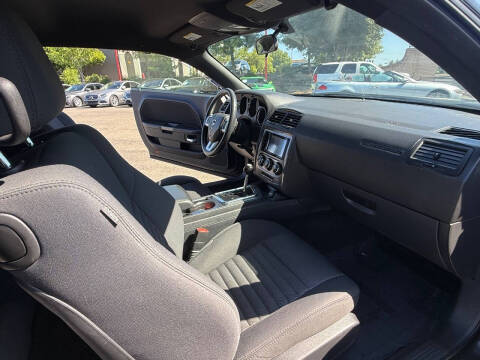 2014 Dodge Challenger SXT