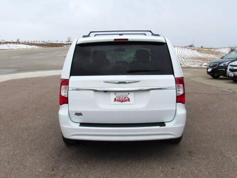 2014 Chrysler Town and Country Touring