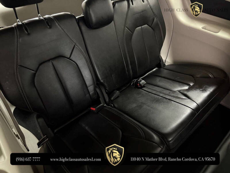 2020 Chrysler Voyager LXi