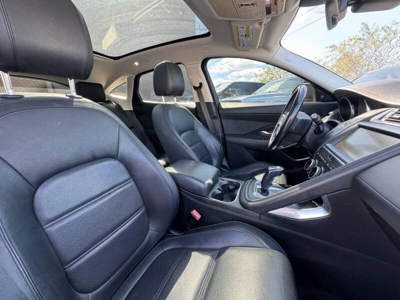 2018 Jaguar E-PACE P250 SE