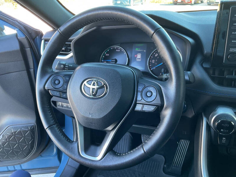 2022 Toyota RAV4 Hybrid SE