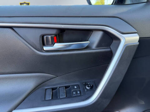 2024 Toyota RAV4 Prime SE