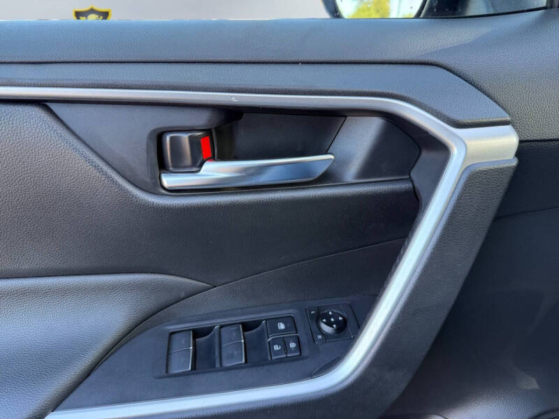 2024 Toyota RAV4 Prime SE