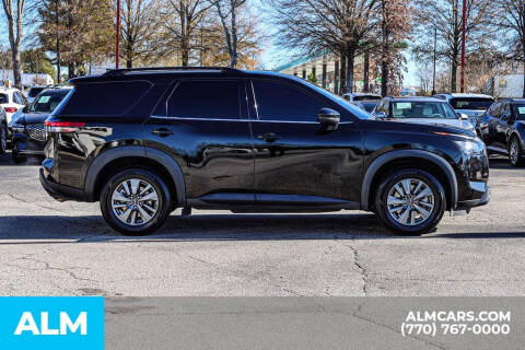 2023 Nissan Pathfinder SV