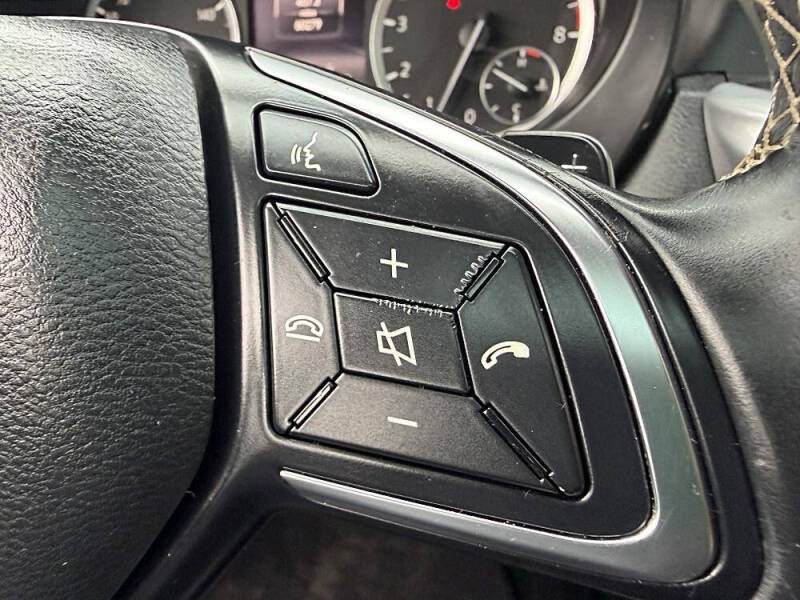 2017 Infiniti QX30 Premium