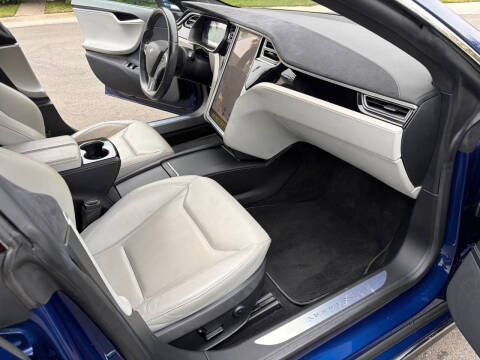 2016 Tesla Model S 70