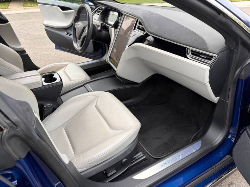 2016 Tesla Model S 70