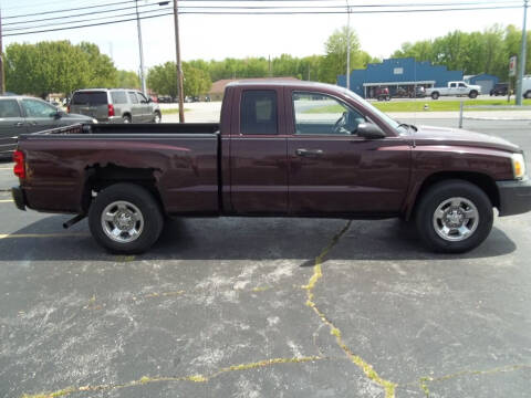 2005 Dodge Dakota for sale at R V Used Cars LLC in Georgetown OH