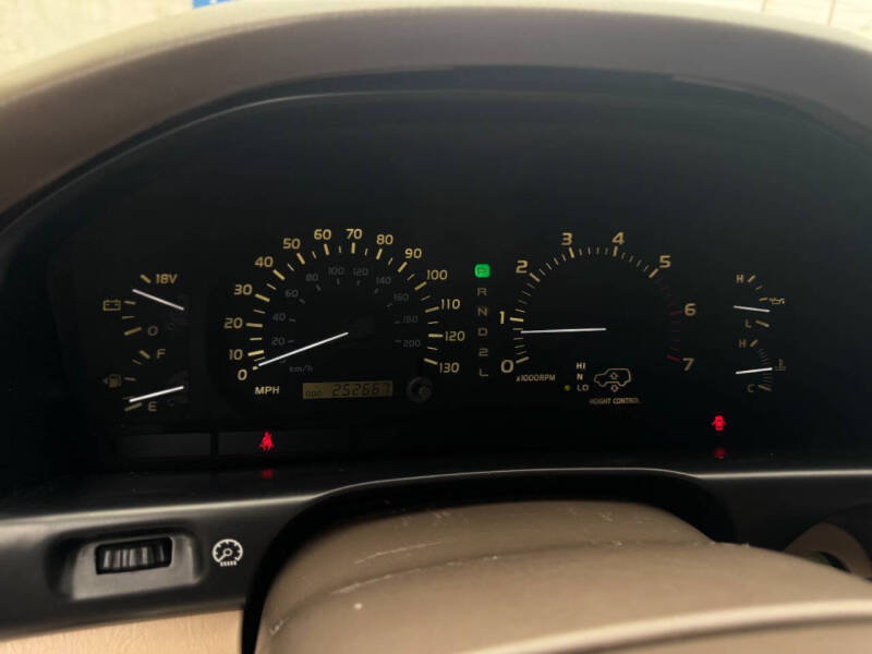 2001 Lexus LX 470