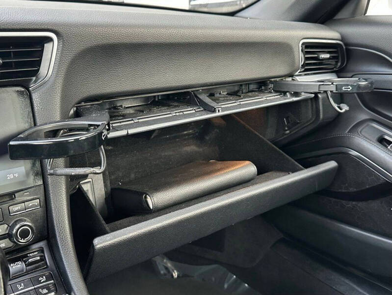 2018 Porsche 911 Carrera