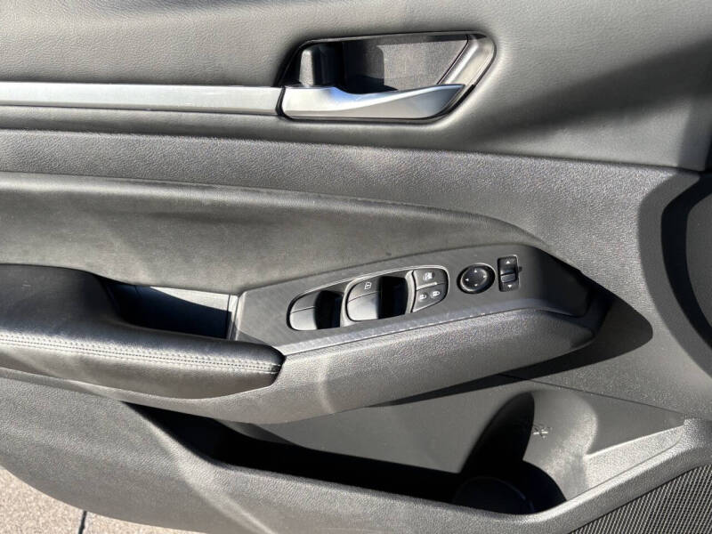 2022 Nissan Altima 2.5 SV