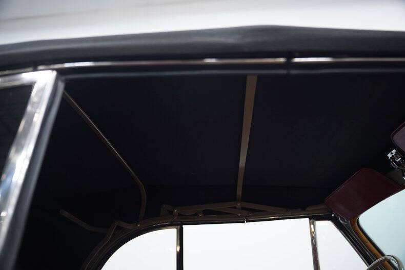 1946 Ford Super Deluxe