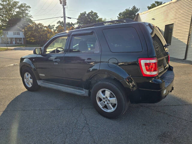 2008 Ford Escape for sale at QUEENSGATE AUTO SALES in York, PA