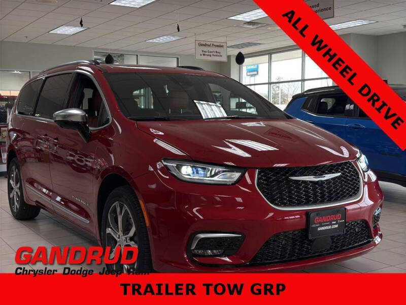 2026 Chrysler Pacifica Pinnacle's photo