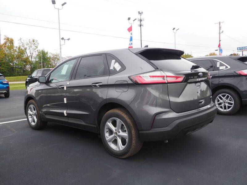 2021 Ford Edge SE