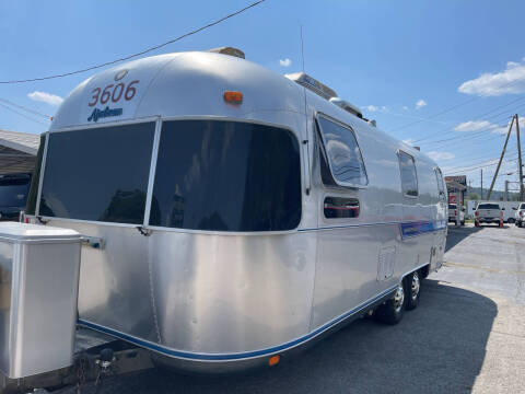 1986 Airstream 27 for sale at PIONEER USED AUTOS & RV SALES in Lavalette WV